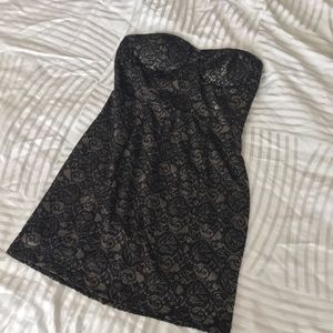 LAST CALL-Lace patterned mini dress